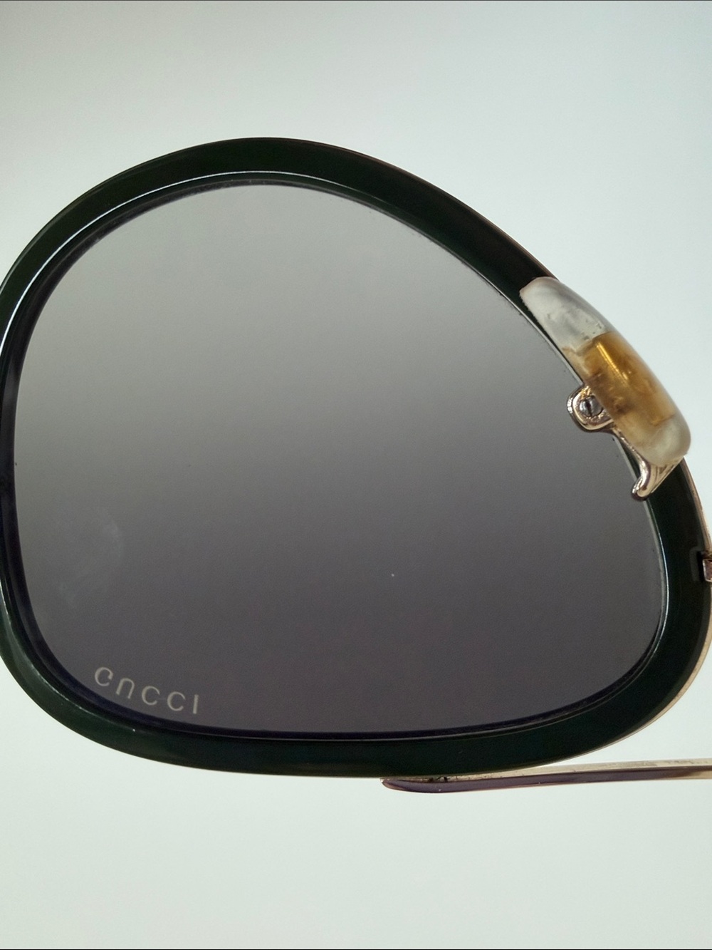 Gucci Women's Green and Red Rimmed Aviator Sunglasses with Gold-Tone Frame - Picture 10 of 14